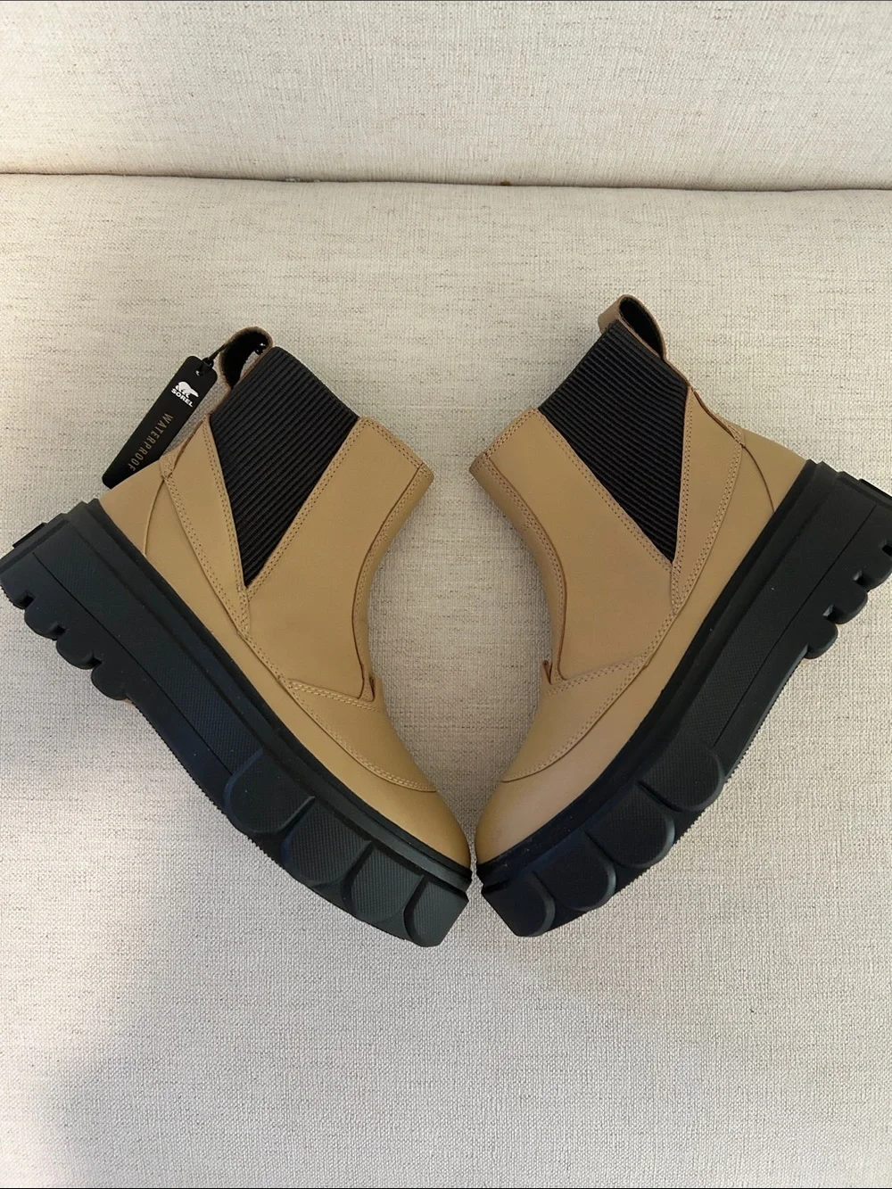 Sorel Caribou x Chelsea Waterproof  Boots, Tan/Black, Size 8.5, NWT no box